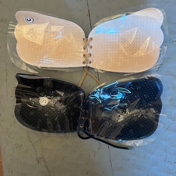 (2) FreeBra‎ Cloth Invisible Stick-On Bras Black & Tan NIB C Cup - Picture 3 of 4
